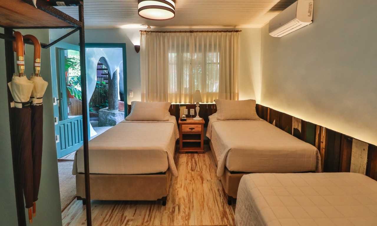 Triple bedroom
